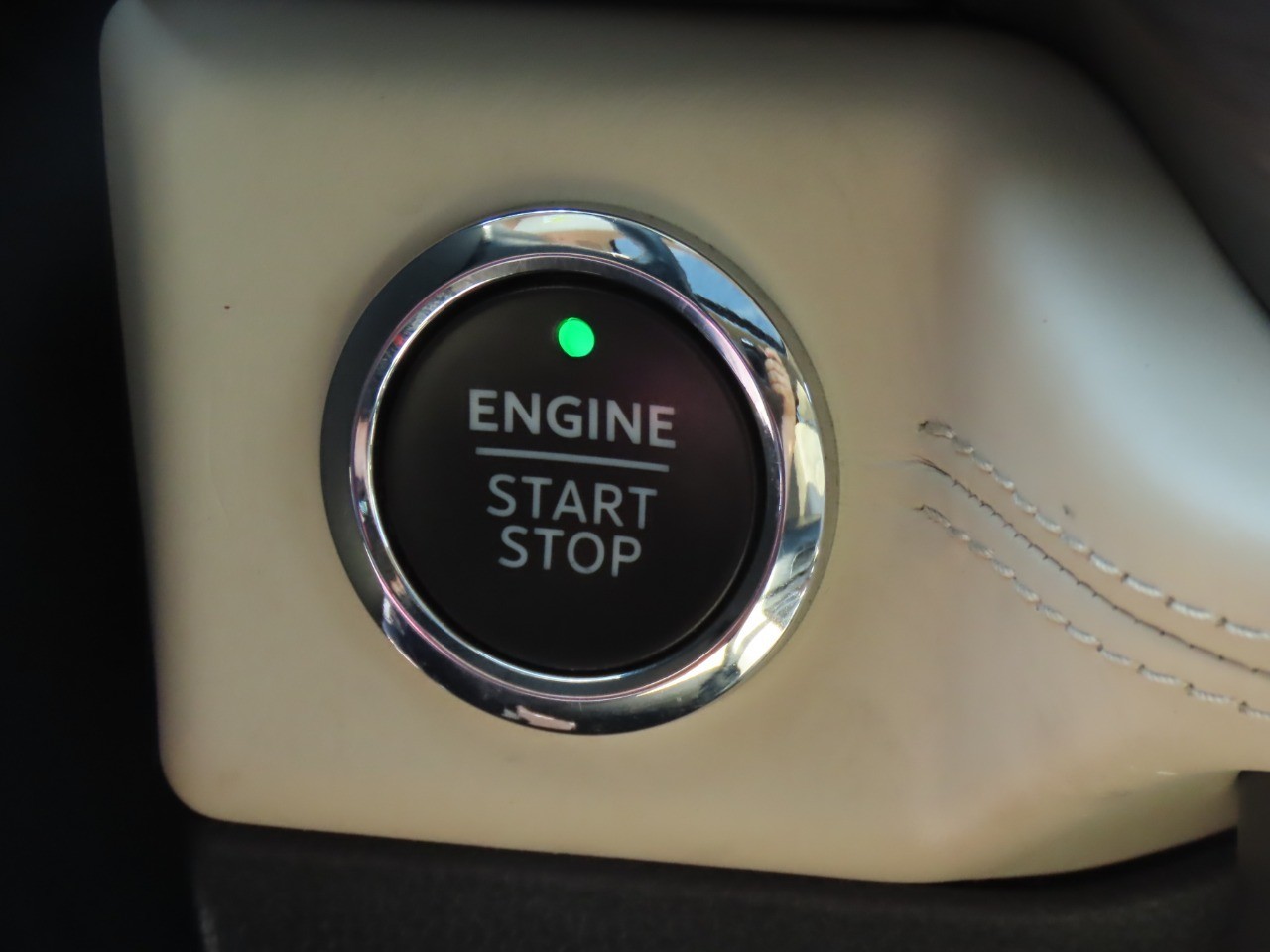 2022 Ford Expedition Platinum Star White at Planet Ford