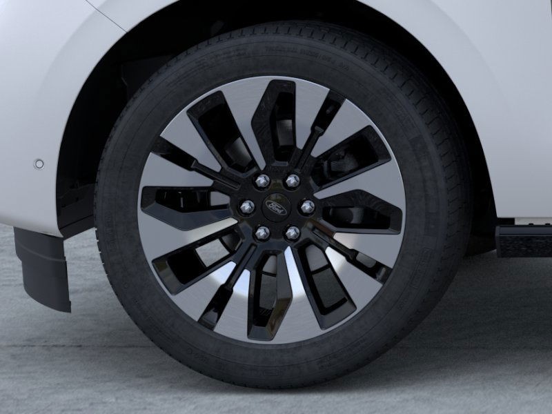 2025 Ford Expedition Platinum Star White Metallic Tri-Coat at Planet Ford