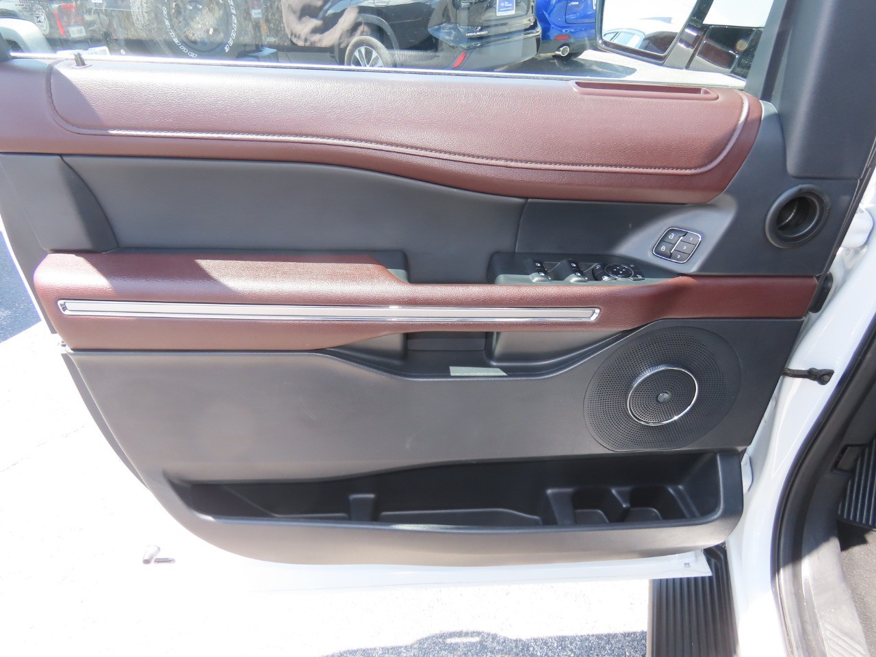 2024 Ford Expedition Limited Oxford White at Planet Ford