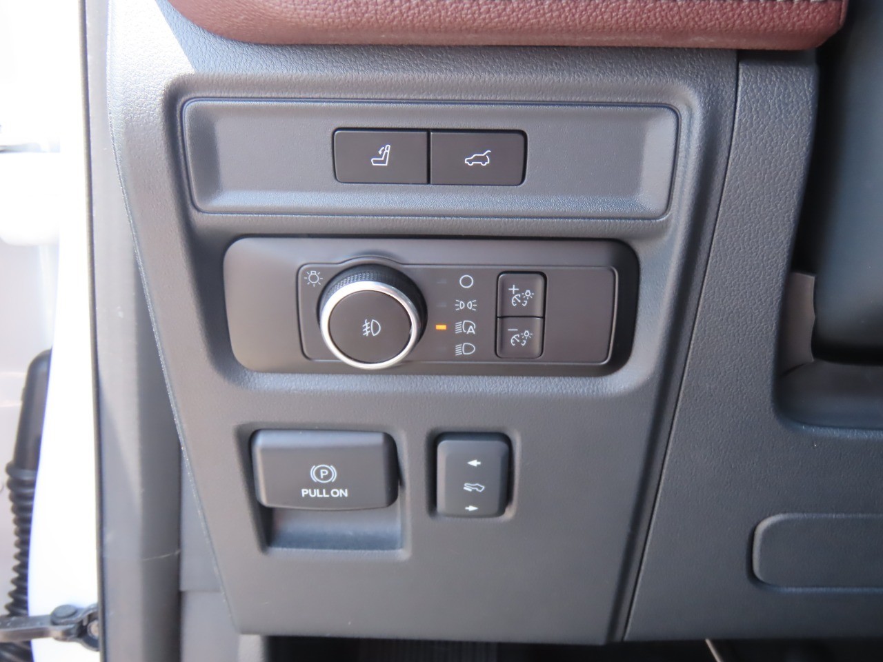 2024 Ford Expedition Limited Oxford White at Planet Ford