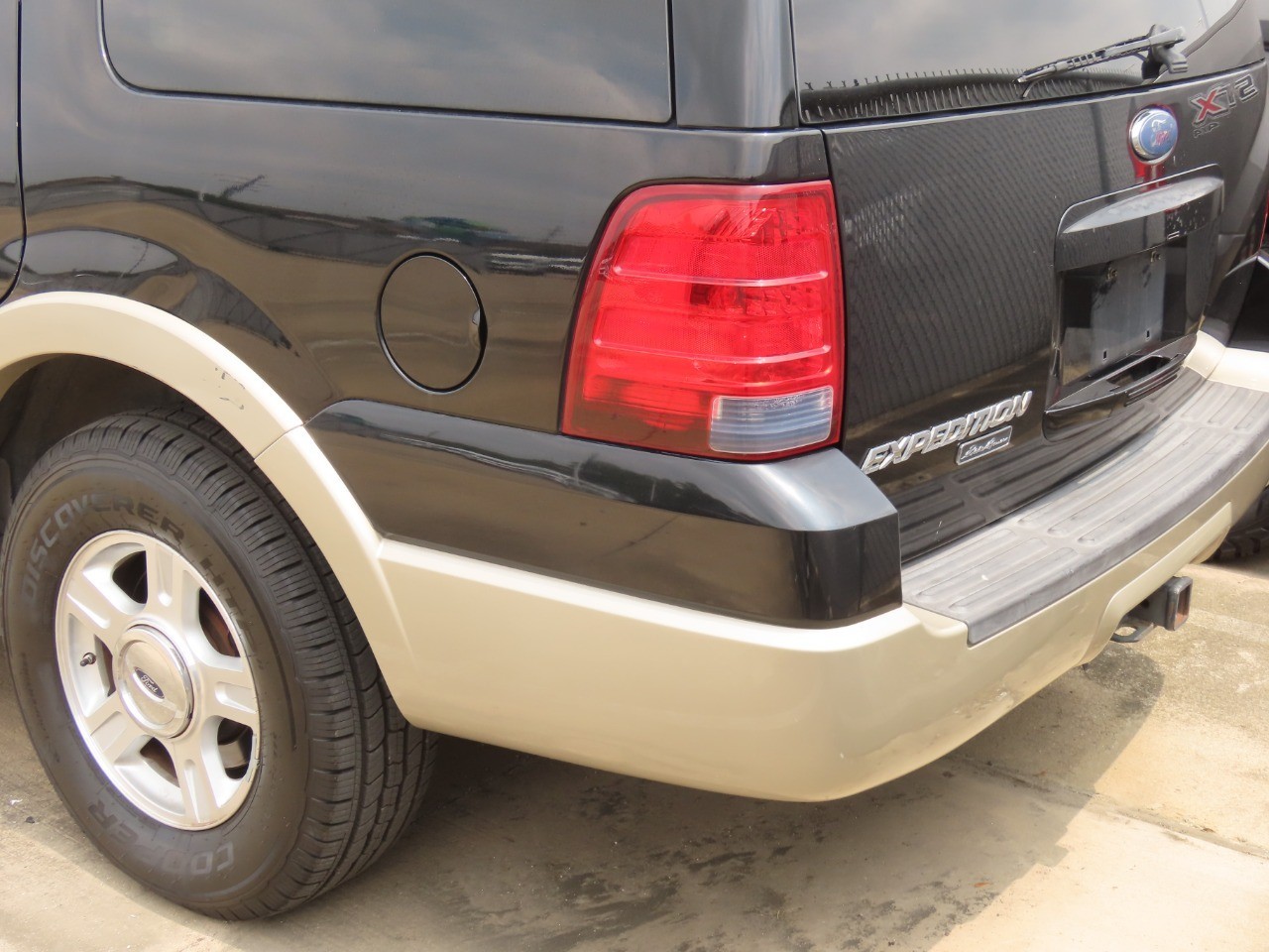 used 2005 Ford Expedition car, priced at $6,999