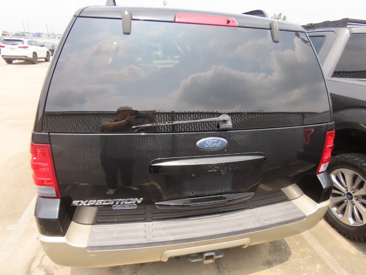 used 2005 Ford Expedition car, priced at $6,999