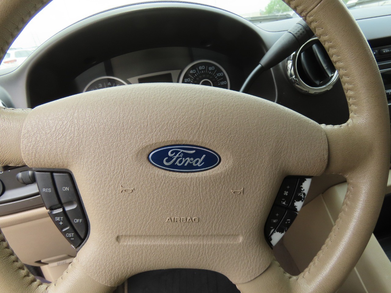 used 2005 Ford Expedition car, priced at $6,999