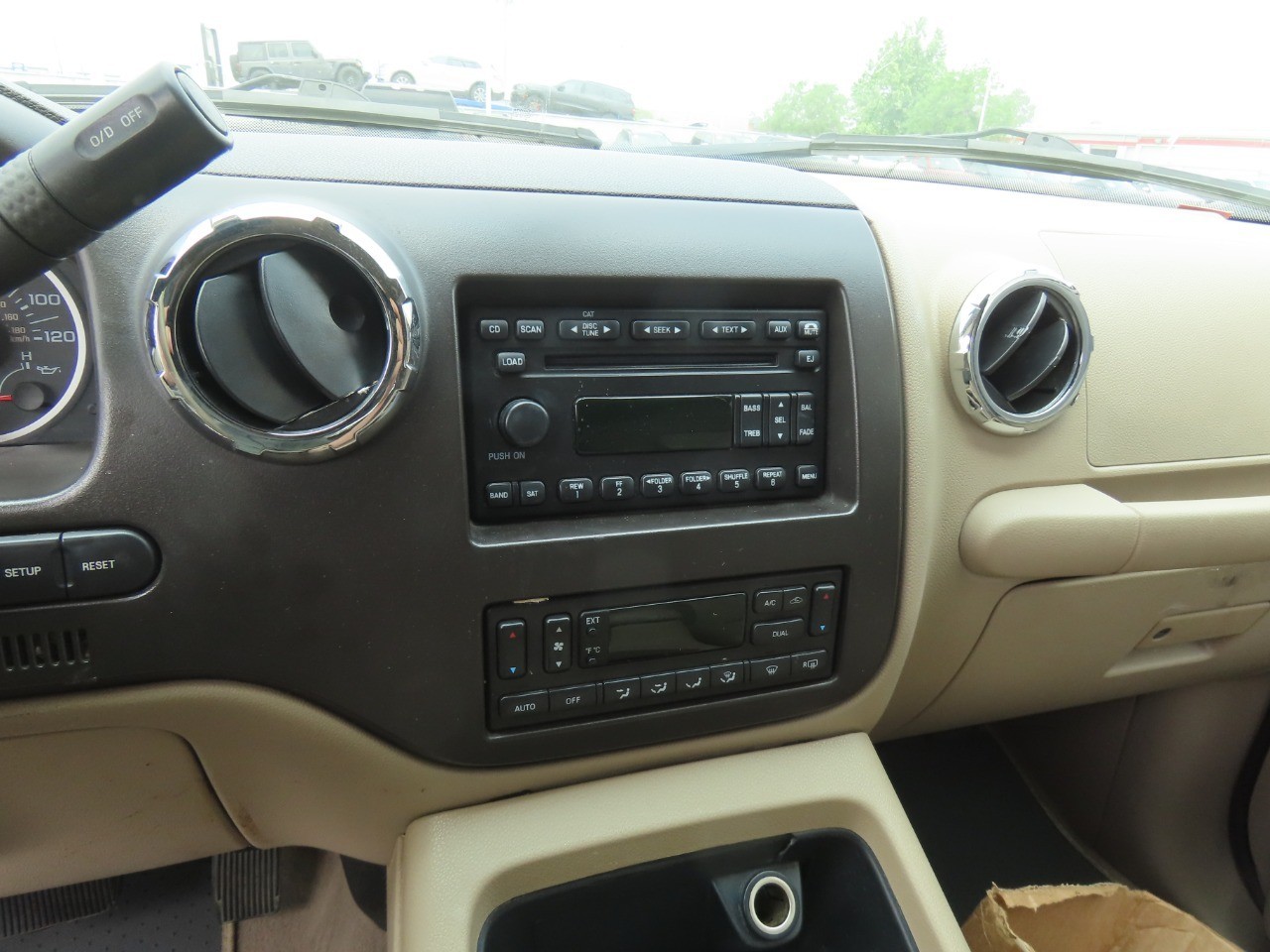 used 2005 Ford Expedition car, priced at $6,999