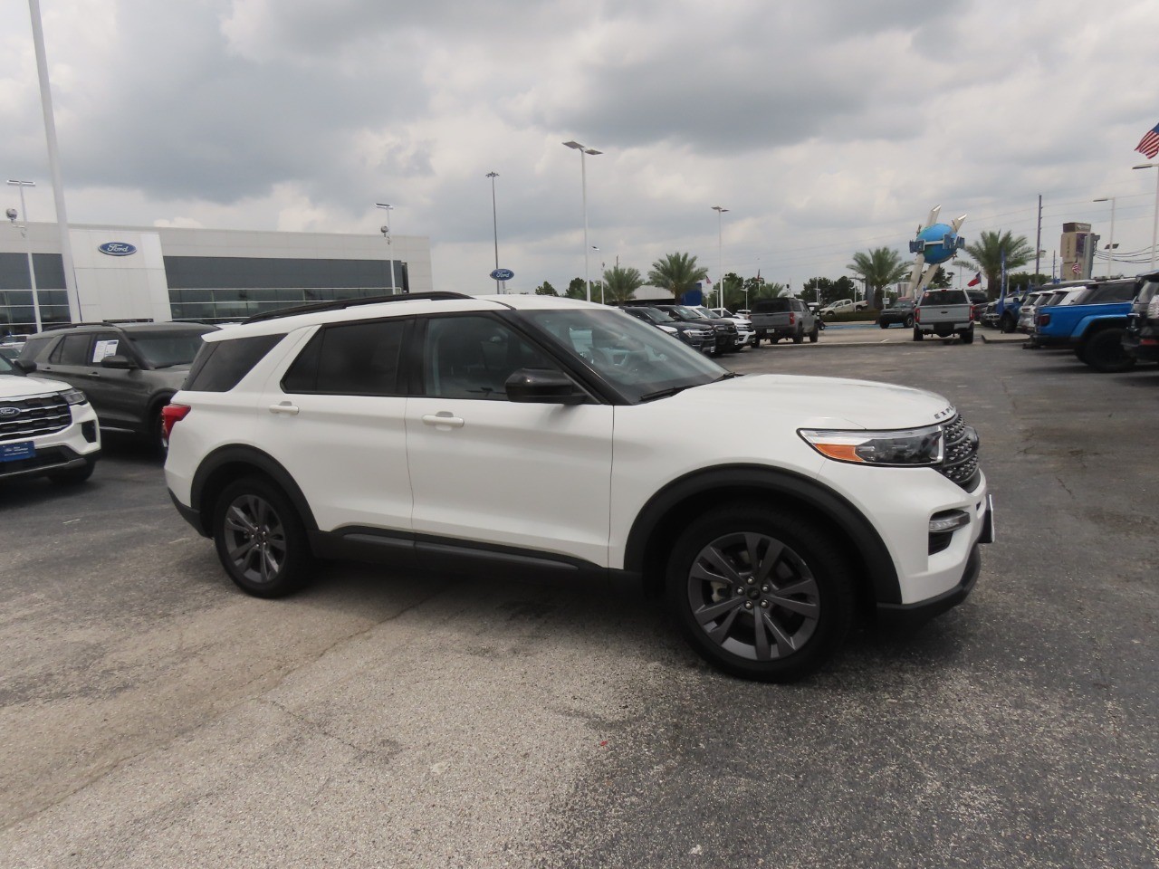 2023 Ford Explorer XLT Star White Metallic Tri-Coat at Planet Ford
