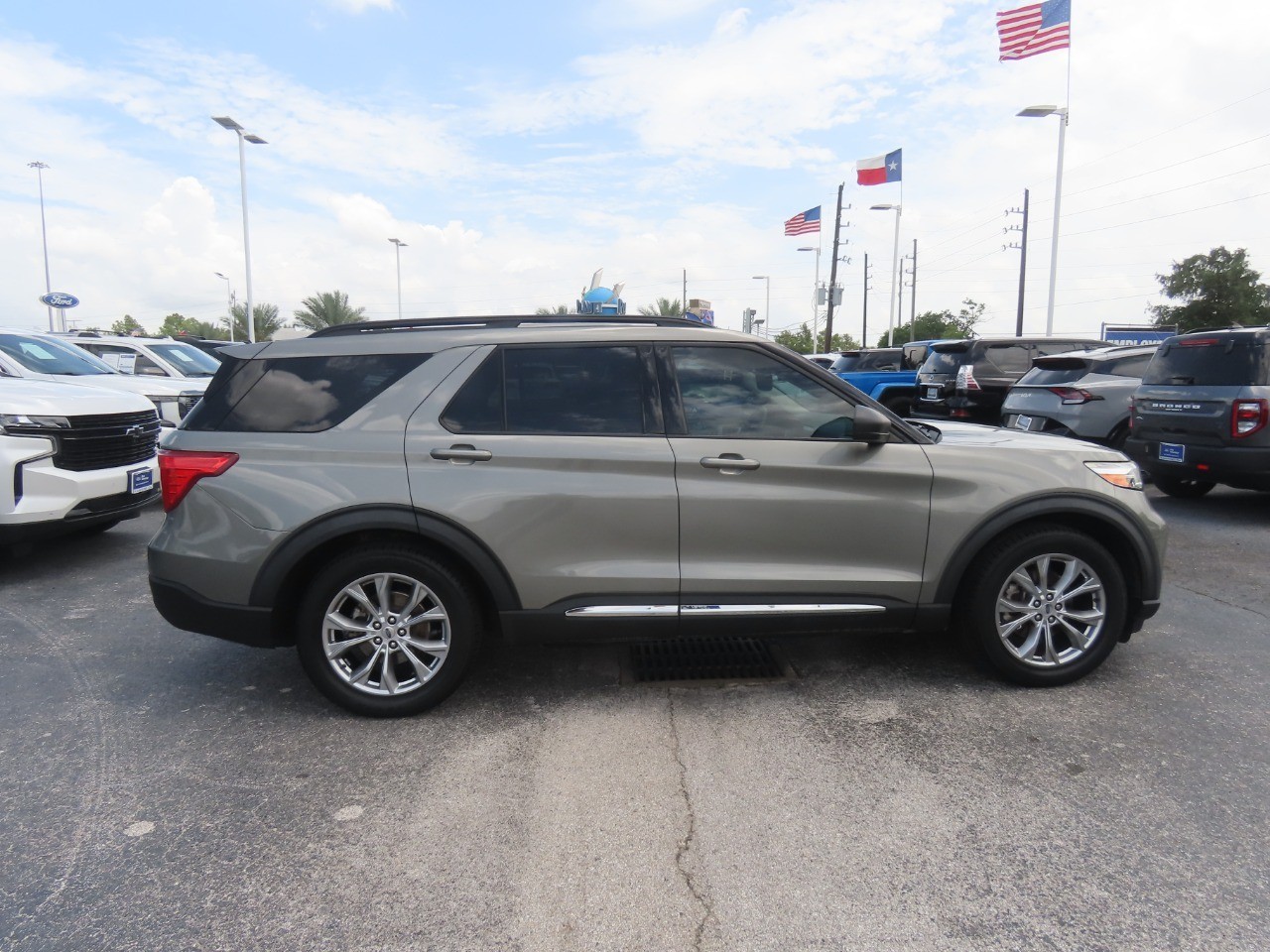 2020 Ford Explorer XLT - 9