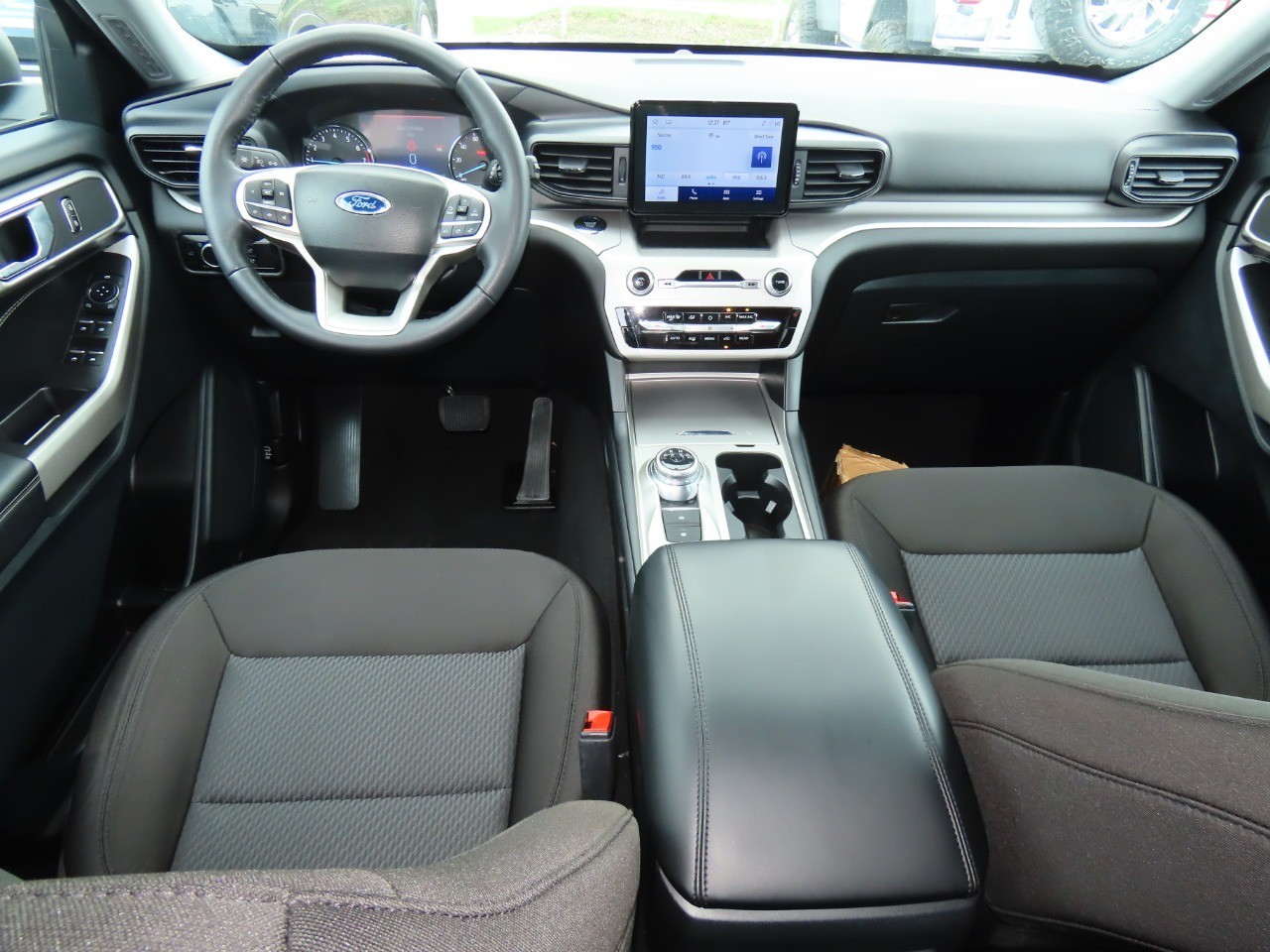 used 2024 Ford Explorer car, priced at $32,999