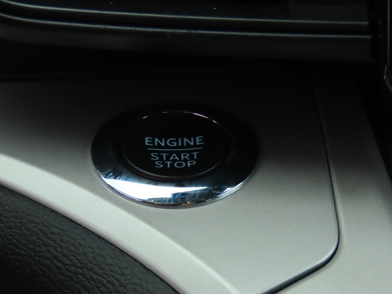 used 2024 Ford Explorer car, priced at $32,999