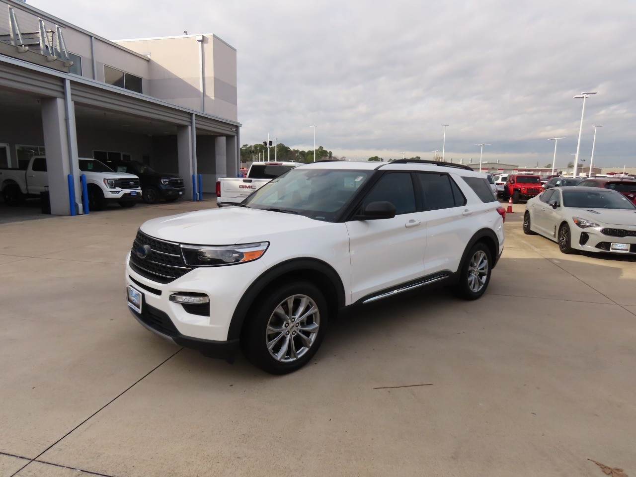 2022 Ford Explorer XLT Star White Metallic Tri-Coat at Planet Ford