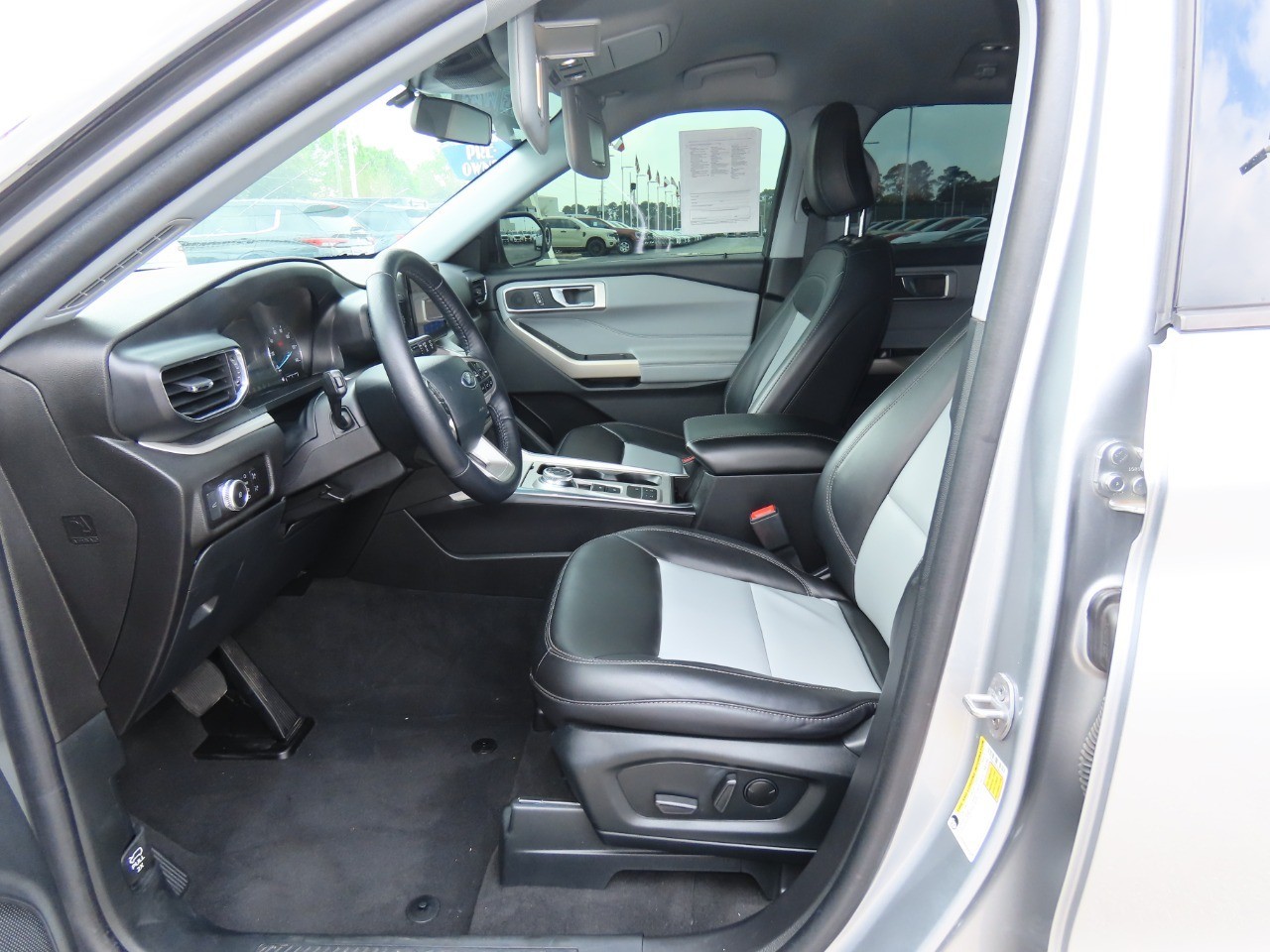 used 2023 Ford Explorer car, priced at $27,999