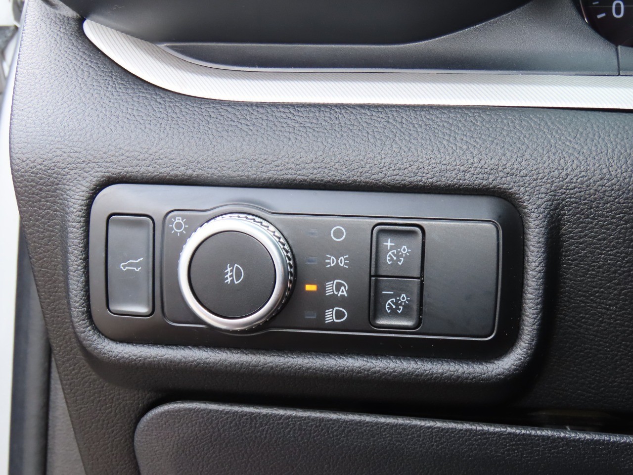 used 2023 Ford Explorer car, priced at $27,999