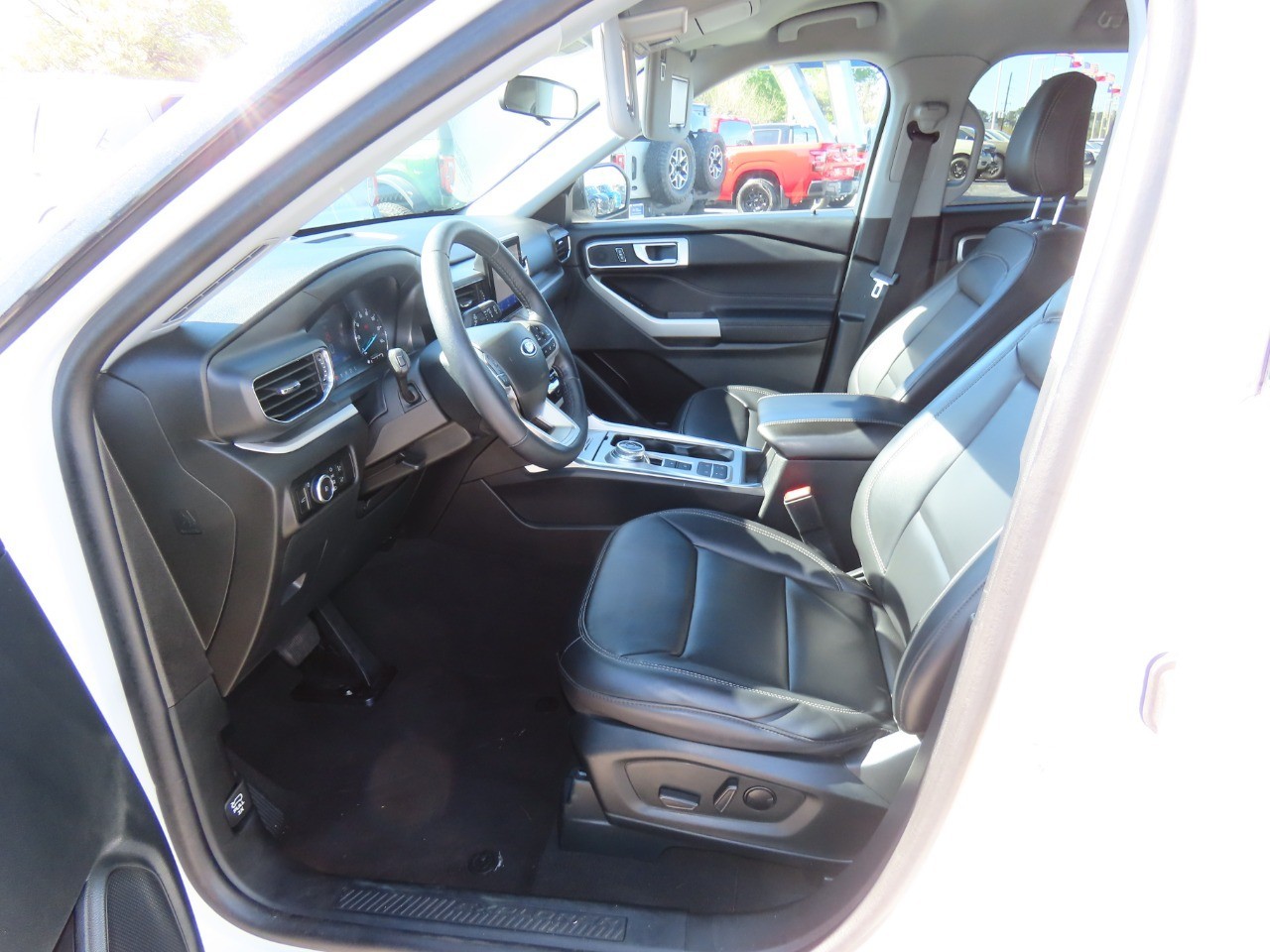 used 2023 Ford Explorer car, priced at $28,999