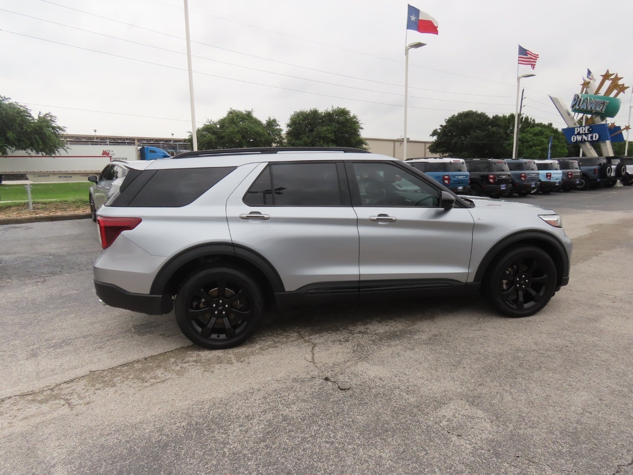 2023 Ford Explorer ST-Line - 9