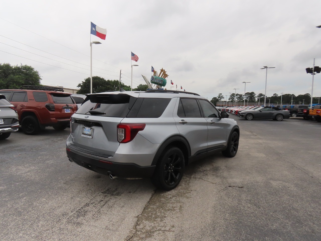 2023 Ford Explorer ST-Line - 10