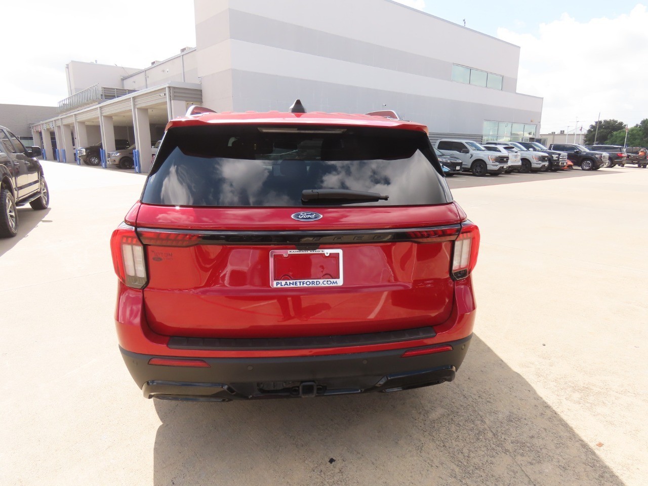 2025 Ford Explorer ST-Line - 11