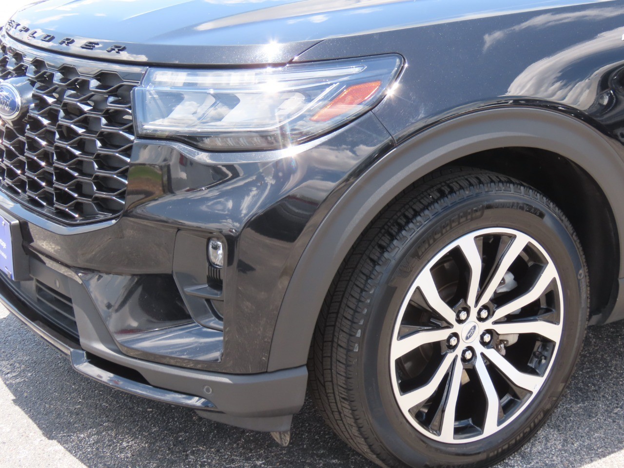 2025 Ford Explorer ST-Line Black at Planet Ford