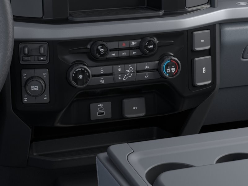 2026 Ford Super Duty F-250 SRW photo 17 of 24