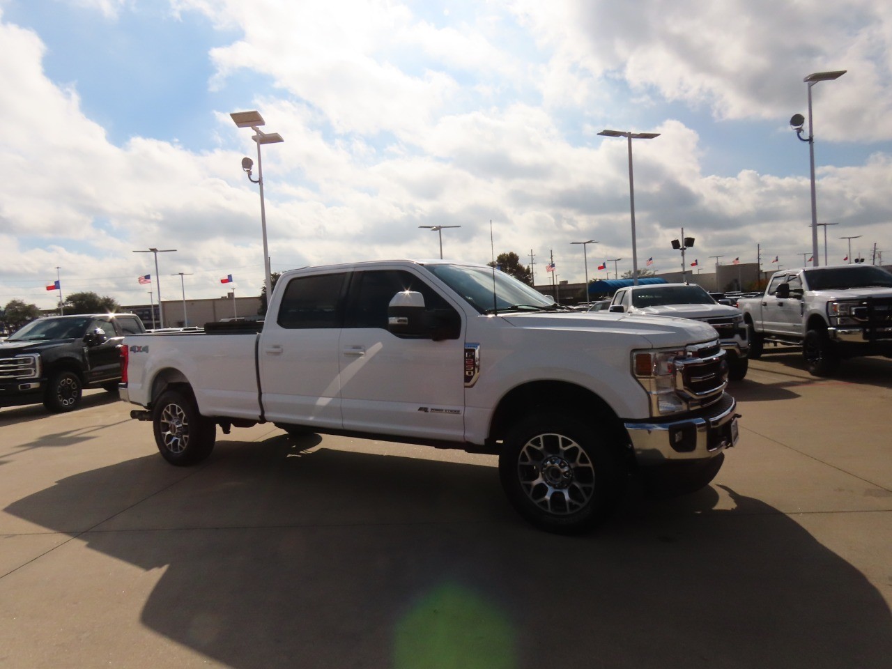 2022 Ford Super Duty F-250 SRW LARIAT Oxford White at Planet Ford