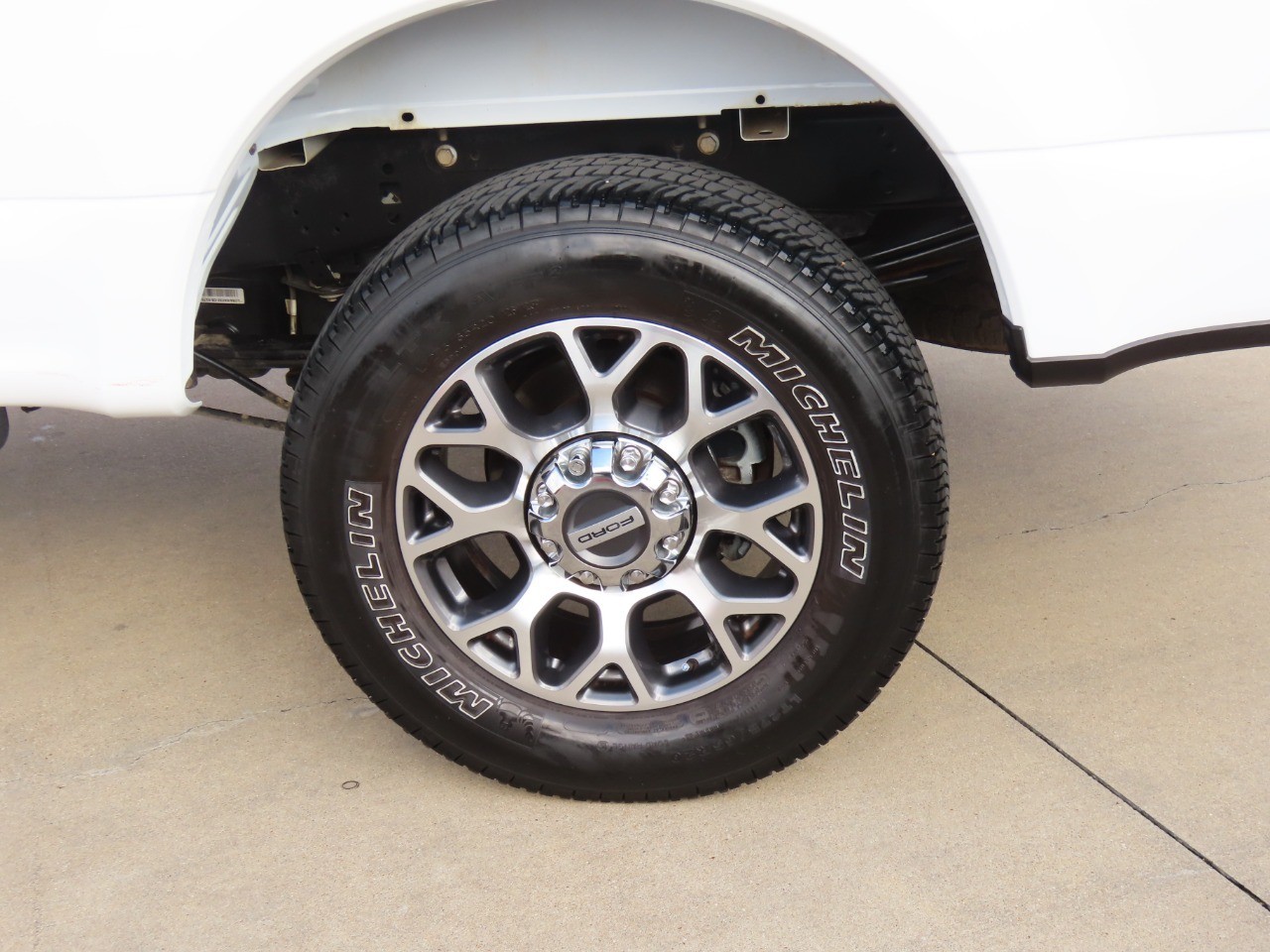 2022 Ford Super Duty F-250 SRW LARIAT Oxford White at Planet Ford