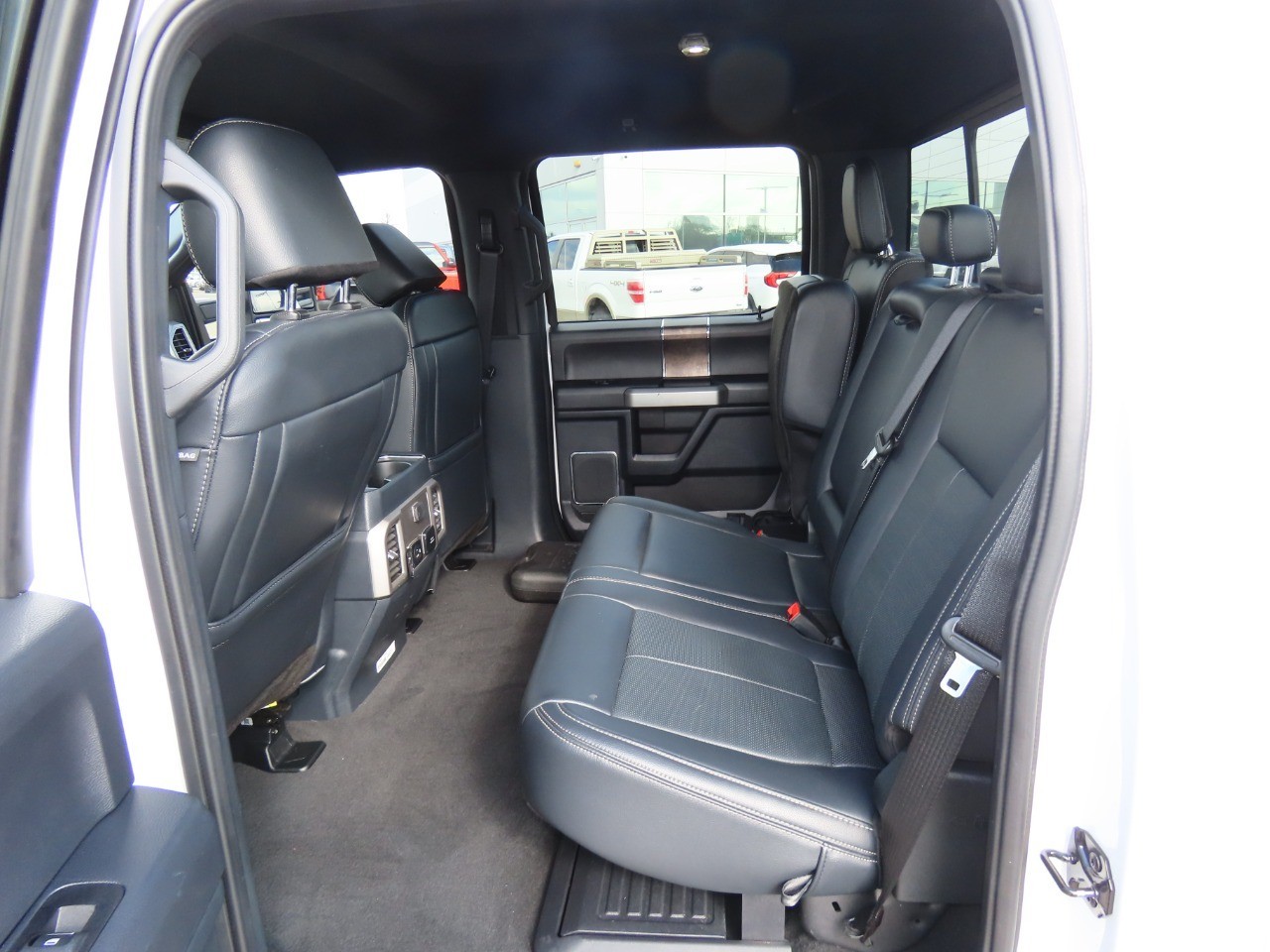 2022 Ford Super Duty F-250 SRW LARIAT Oxford White at Planet Ford