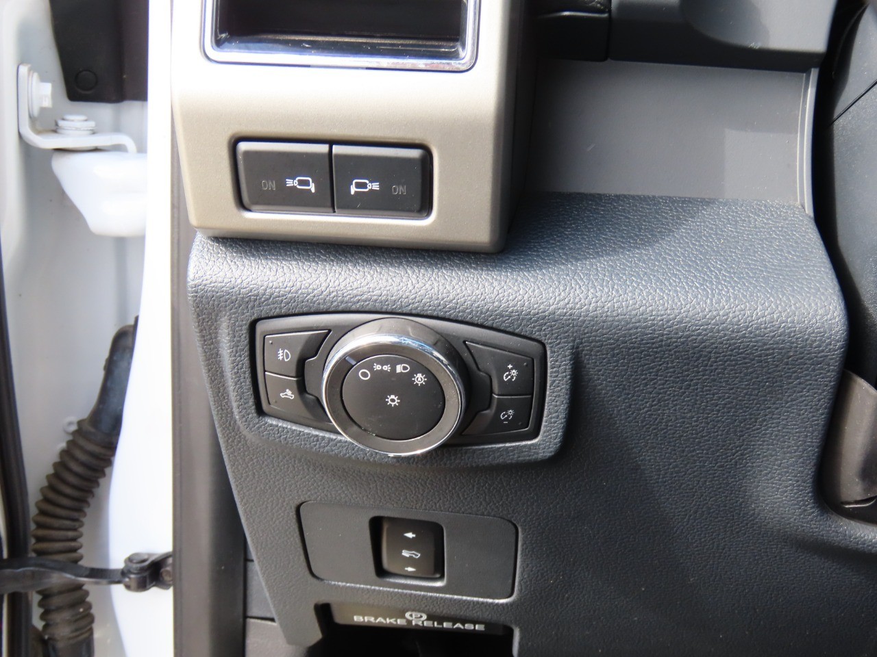 2022 Ford Super Duty F-250 SRW LARIAT Oxford White at Planet Ford