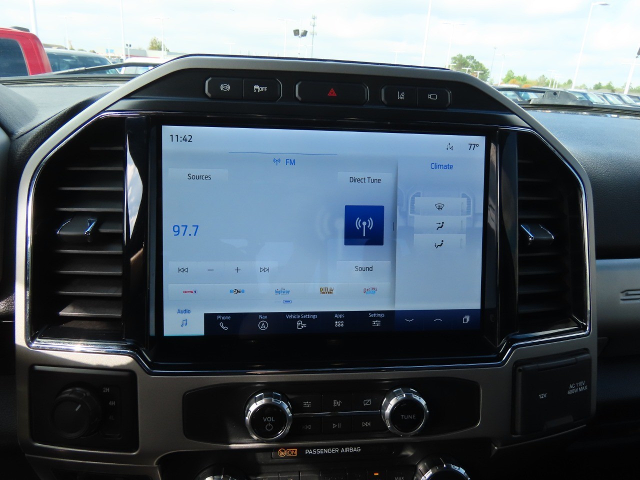 2022 Ford Super Duty F-250 SRW LARIAT Oxford White at Planet Ford