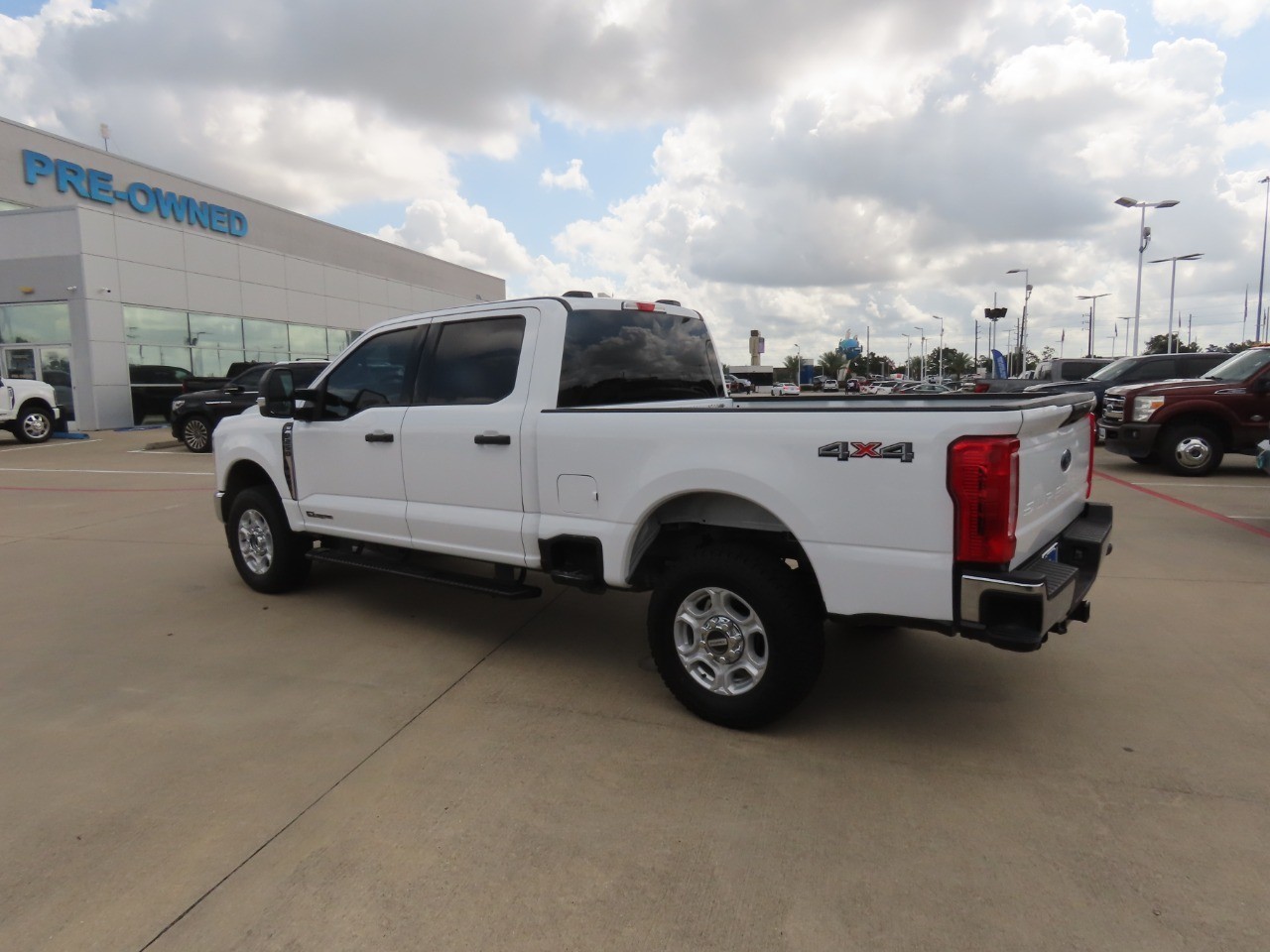 2025 Ford Super Duty F-250 SRW XLT Oxford White at Planet Ford