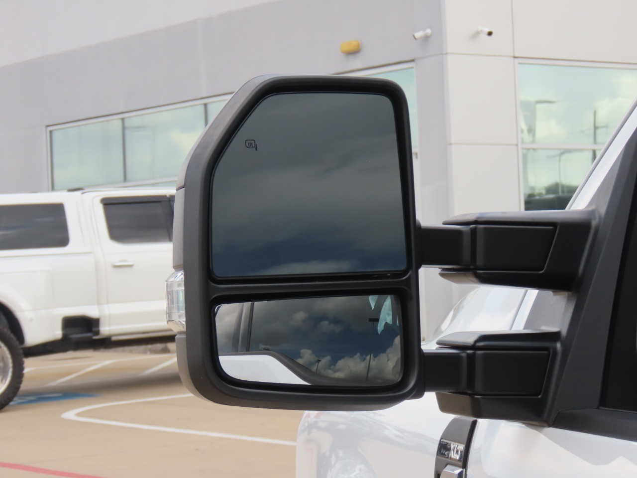 2025 Ford Super Duty F-250 SRW XLT Oxford White at Planet Ford