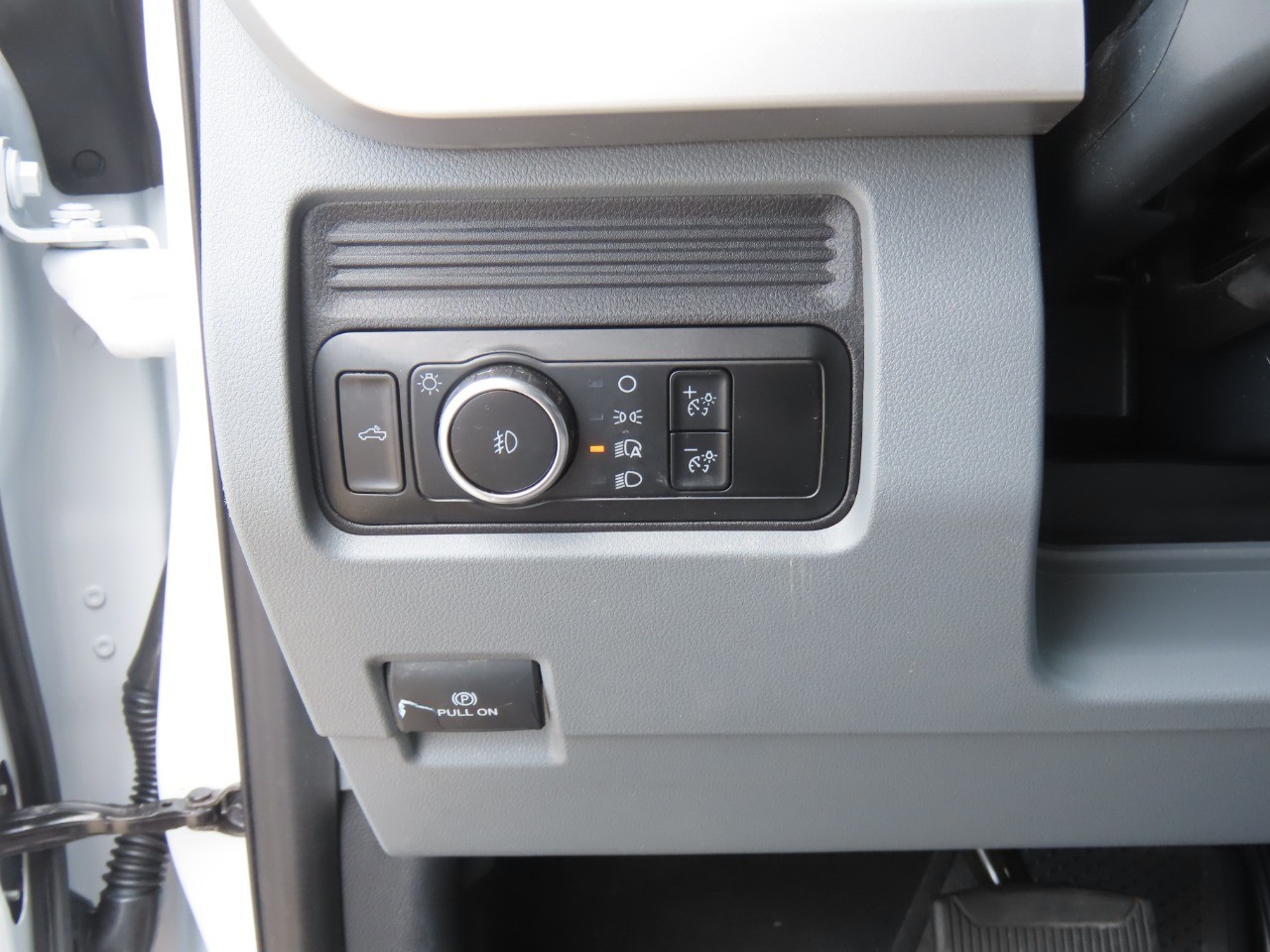 2025 Ford Super Duty F-250 SRW XLT Oxford White at Planet Ford