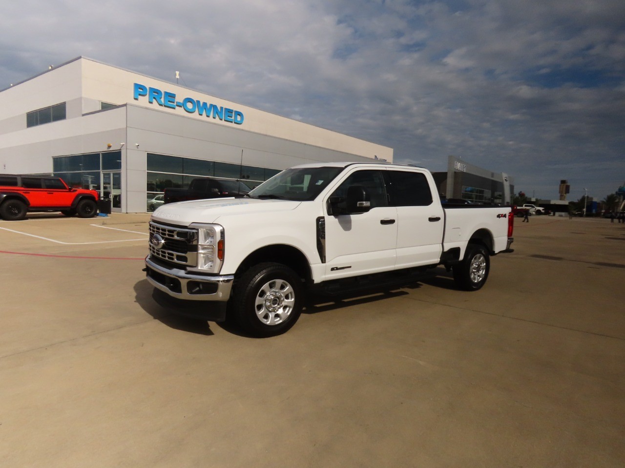 2024 Ford Super Duty F-250 SRW XLT Oxford White at Planet Ford