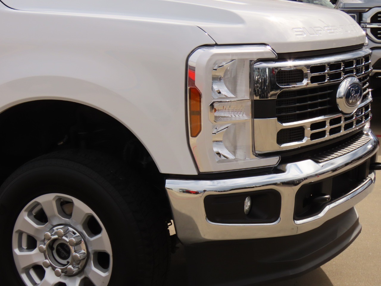 2024 Ford Super Duty F-250 SRW XLT Oxford White at Planet Ford
