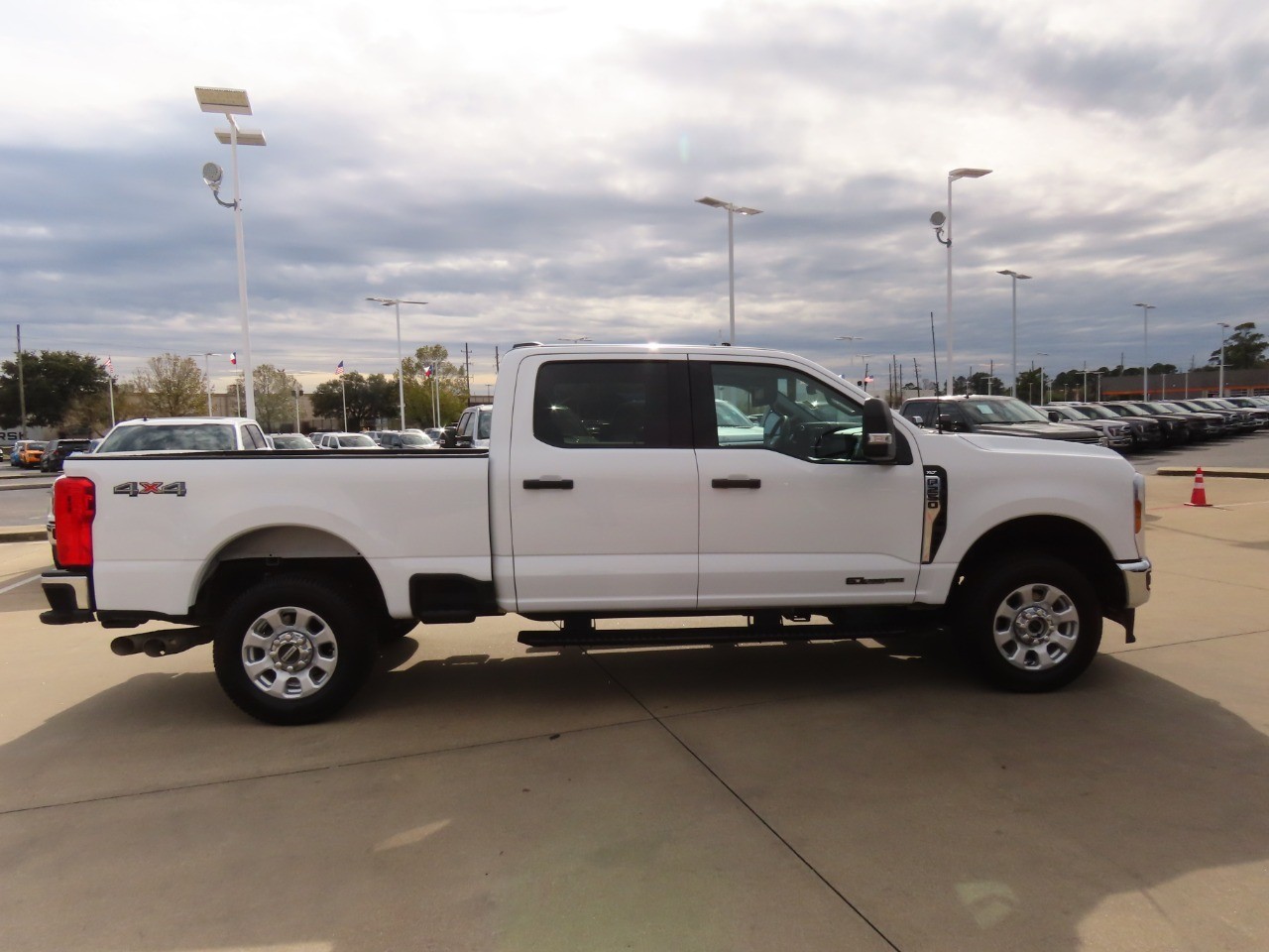 2024 Ford Super Duty F-250 SRW XLT Oxford White at Planet Ford