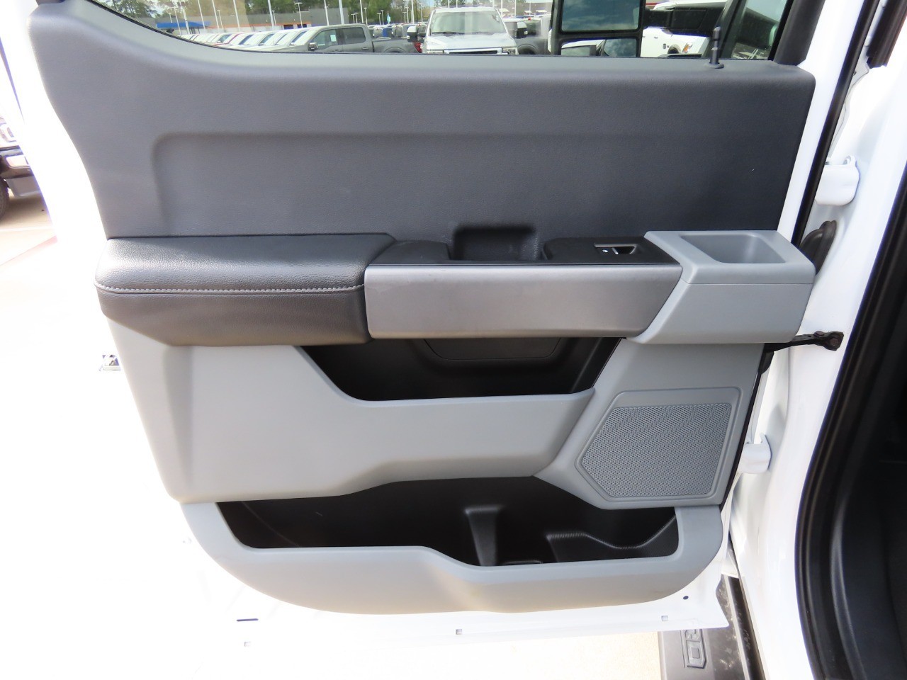 2024 Ford Super Duty F-250 SRW XLT Oxford White at Planet Ford