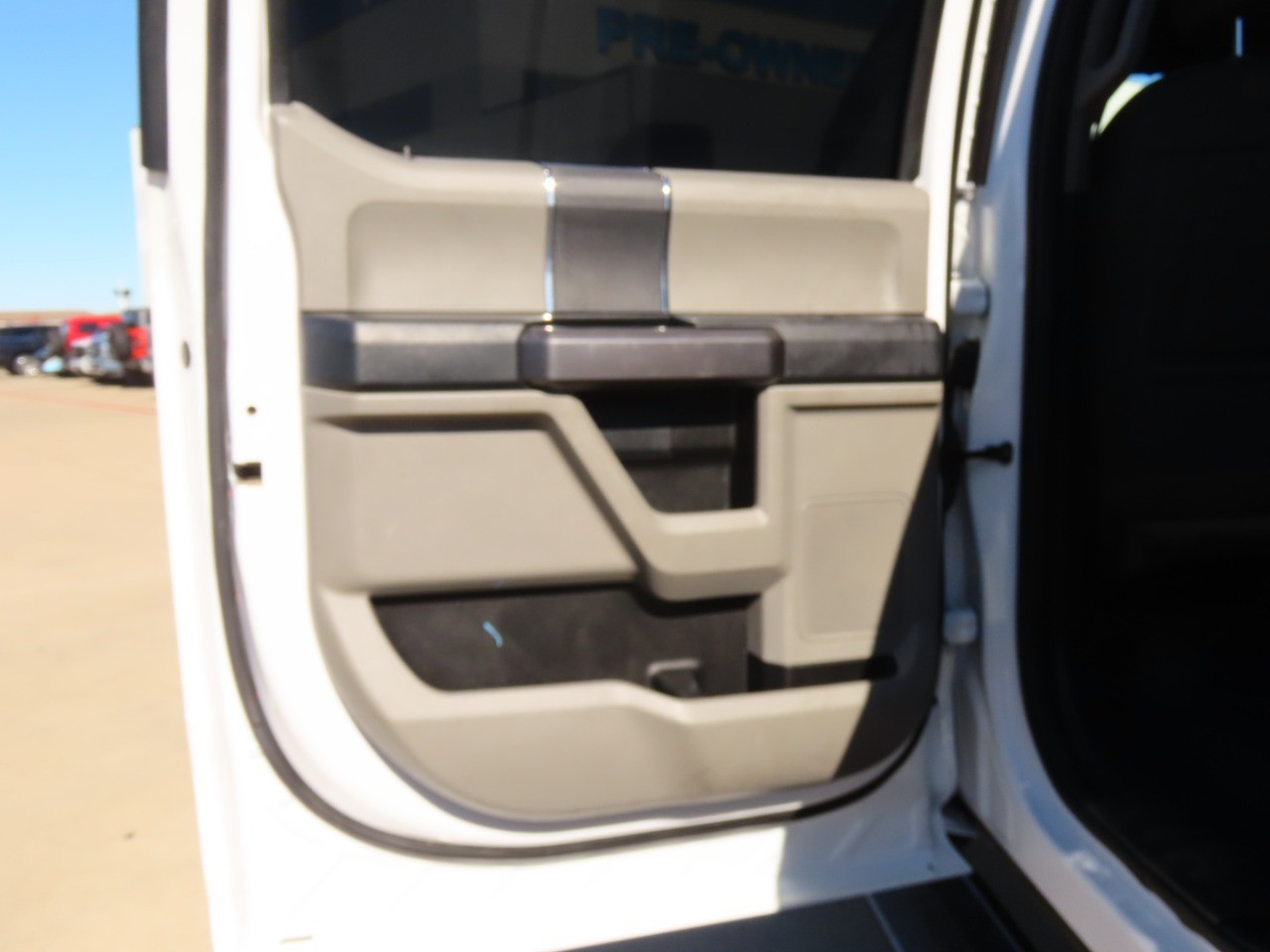 2022 Ford Super Duty F-250 SRW XLT Oxford White at Planet Ford