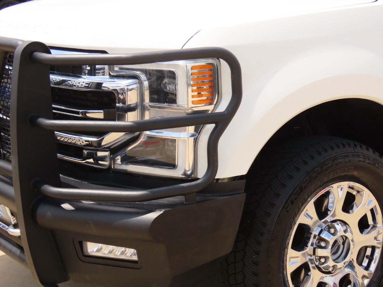 2022 Ford Super Duty F-250 SRW LARIAT - 2