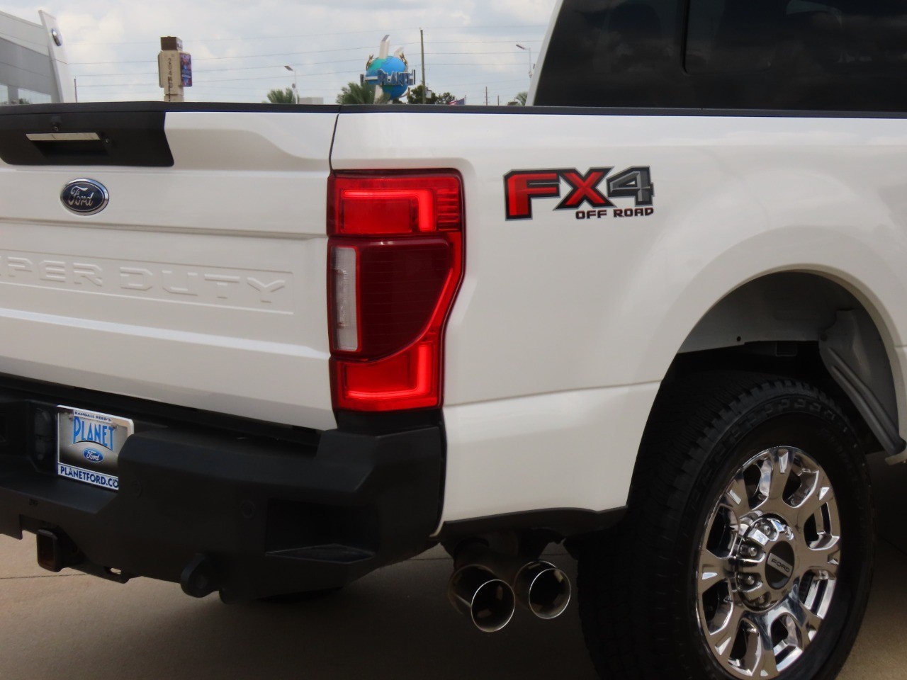 2022 Ford Super Duty F-250 SRW LARIAT - 11