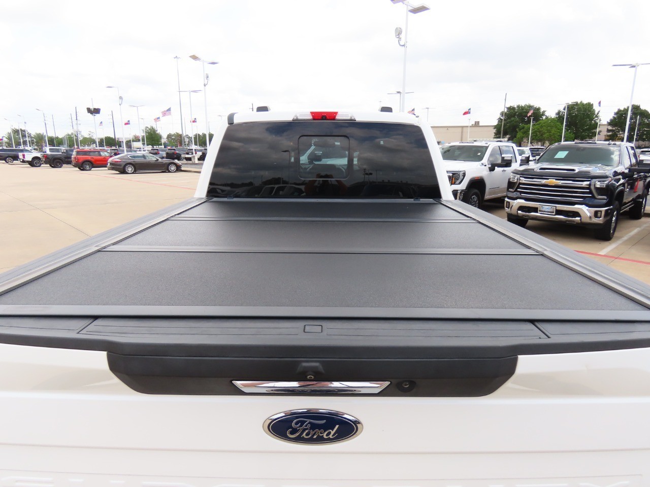 2021 Ford Super Duty F-250 SRW LARIAT Star White Metallic Tri-Coat at Planet Ford
