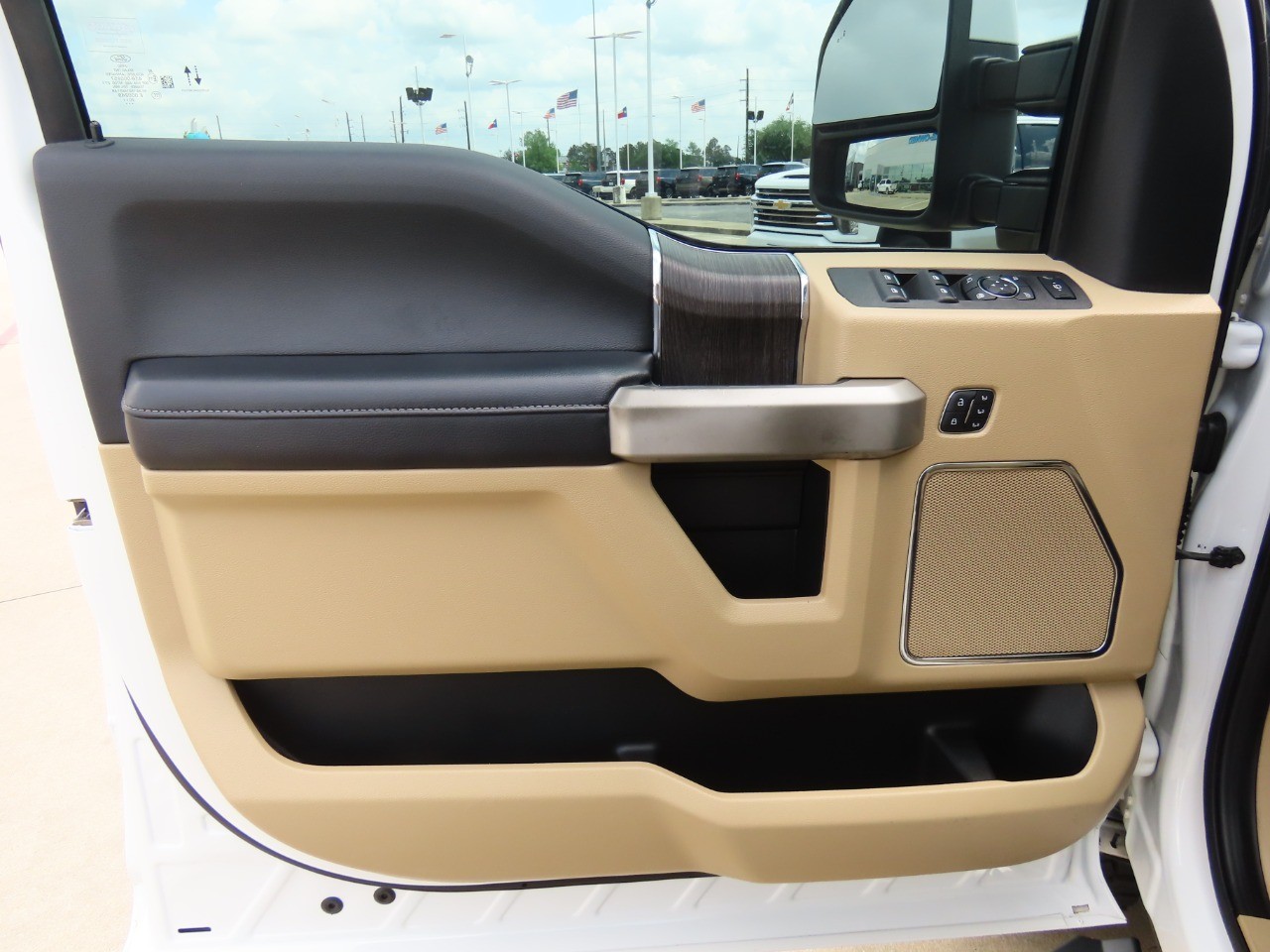 2021 Ford Super Duty F-250 SRW LARIAT Star White Metallic Tri-Coat at Planet Ford