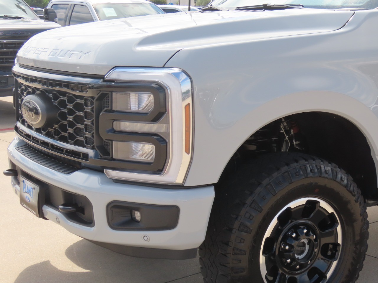 2025 Ford Super Duty F-250 SRW photo 3 of 32
