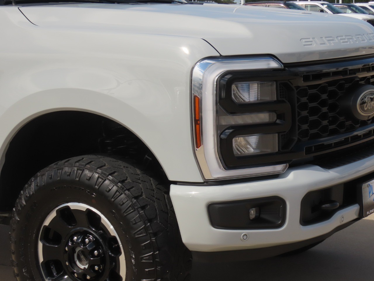 2025 Ford Super Duty F-250 SRW photo 6 of 32