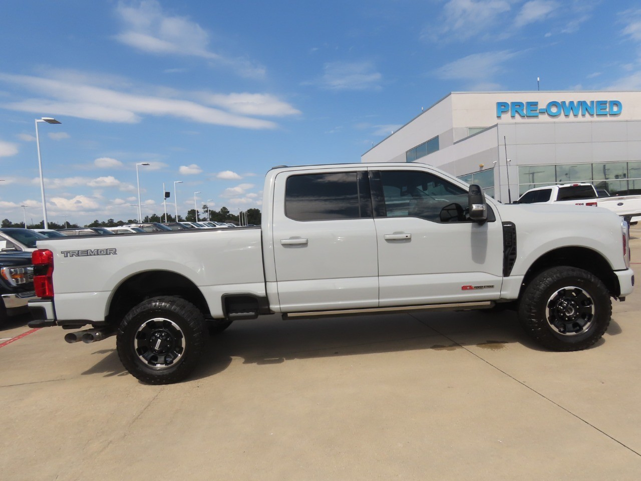 2025 Ford Super Duty F-250 SRW photo 10 of 32