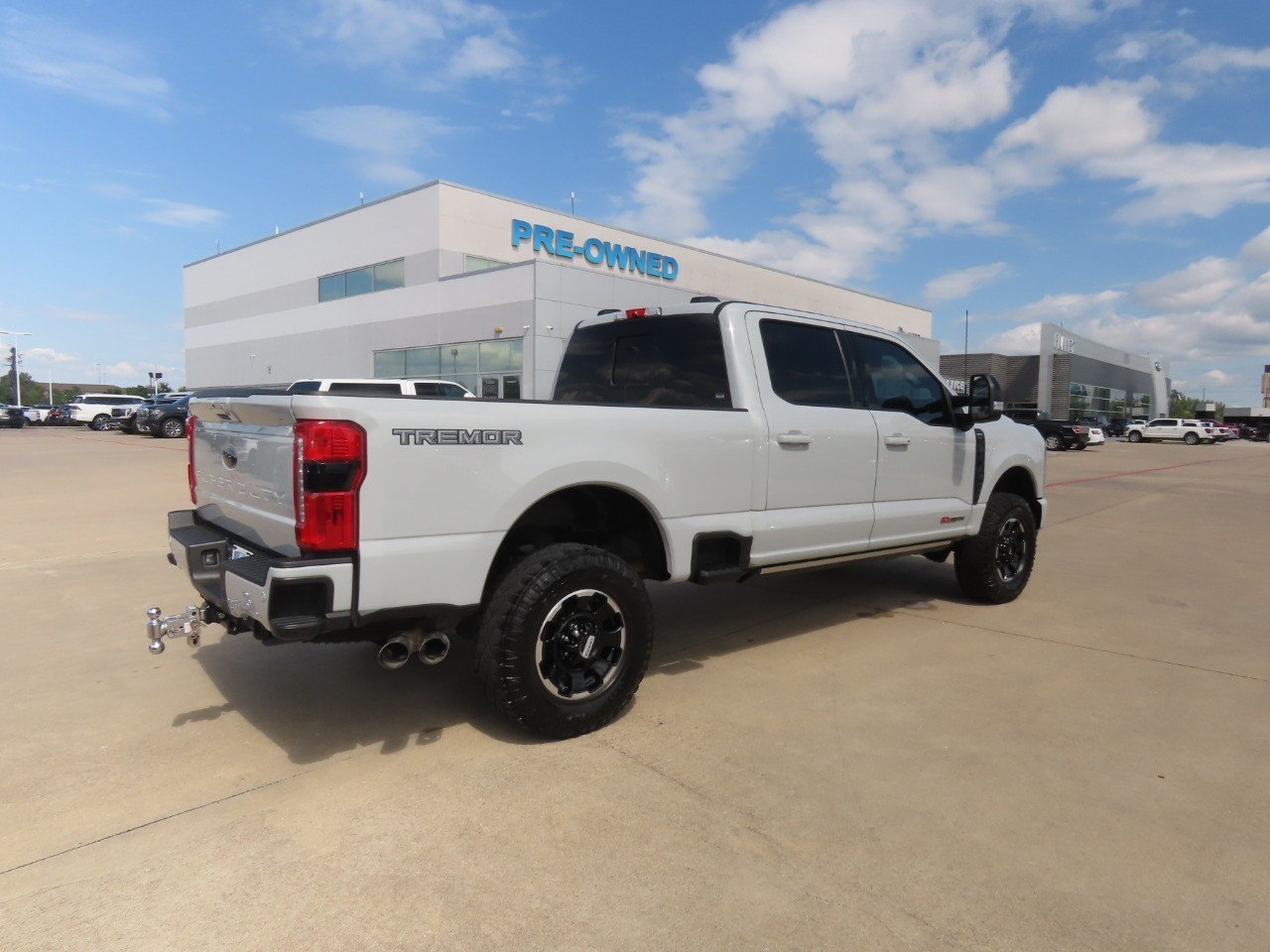2025 Ford Super Duty F-250 SRW photo 11 of 32