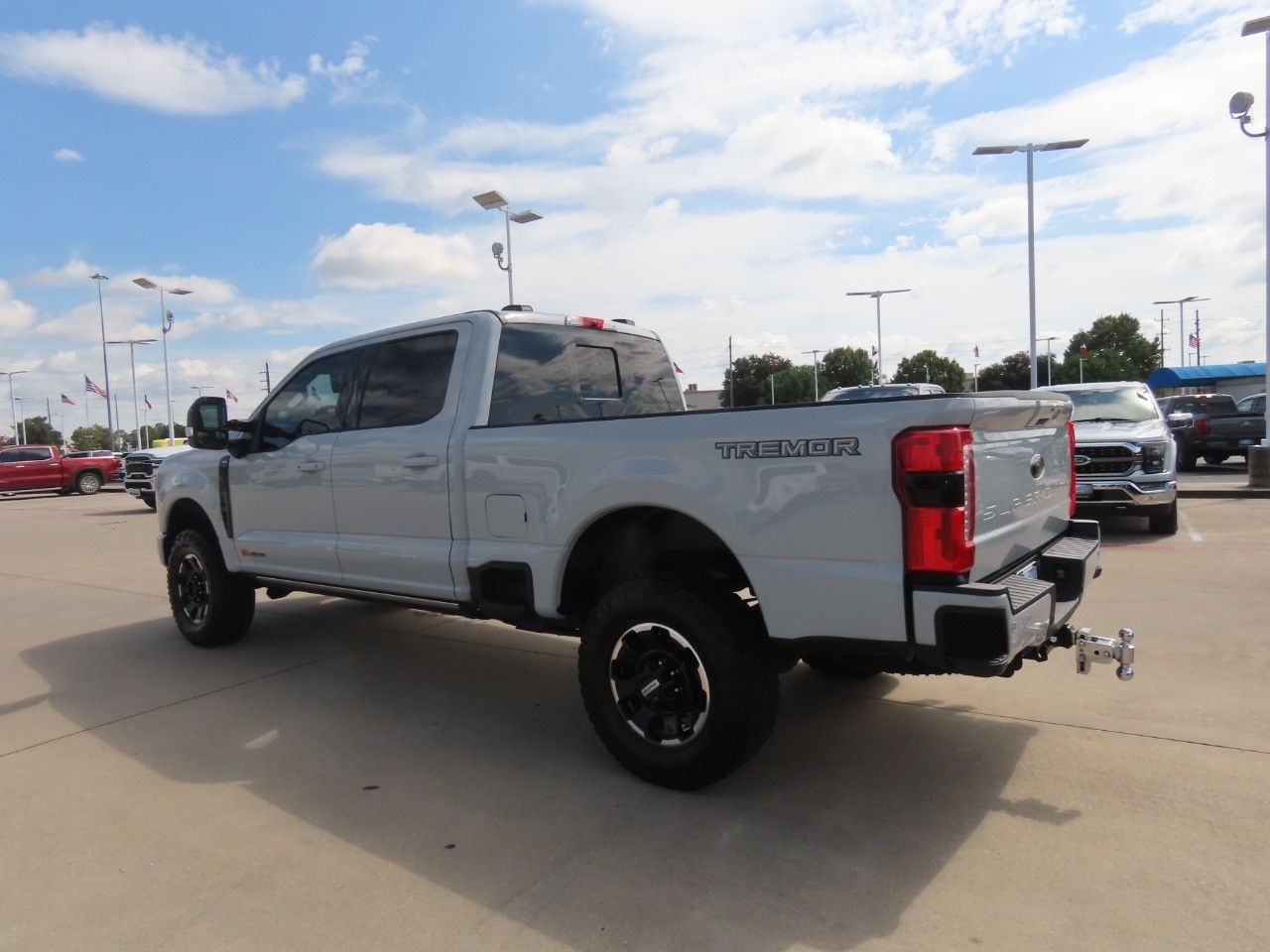 2025 Ford Super Duty F-250 SRW photo 16 of 32