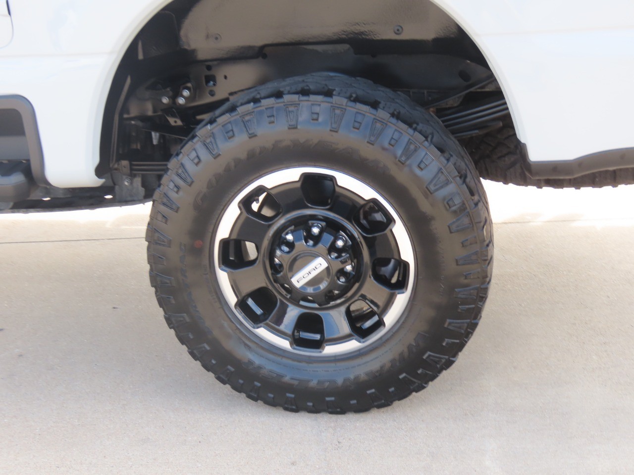 2025 Ford Super Duty F-250 SRW photo 17 of 32