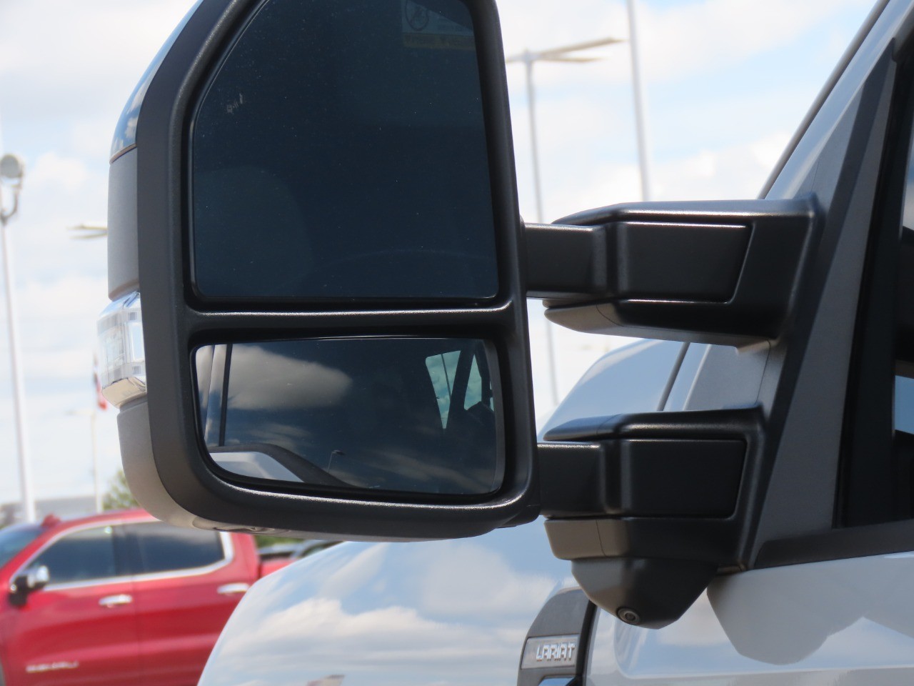 2025 Ford Super Duty F-250 SRW photo 18 of 32
