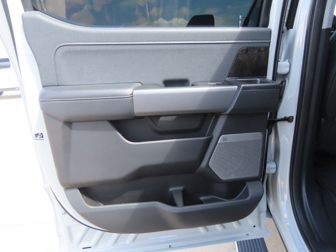 2025 Ford Super Duty F-250 SRW photo 19 of 32
