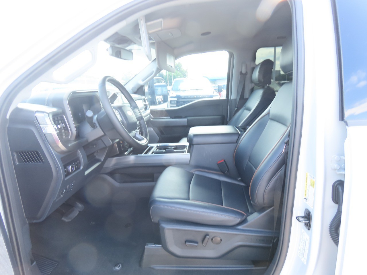 2025 Ford Super Duty F-250 SRW photo 25 of 32
