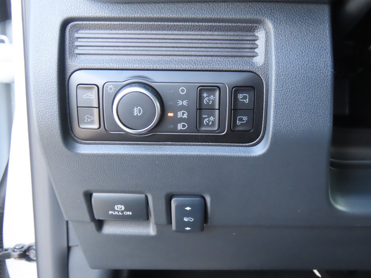 2025 Ford Super Duty F-250 SRW photo 26 of 32