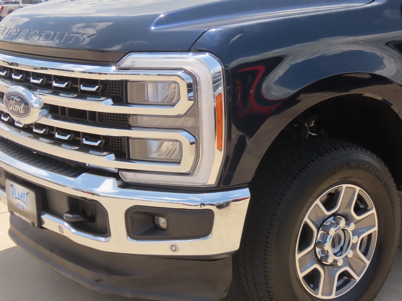 2023 Ford Super Duty F-250 SRW LARIAT - 2