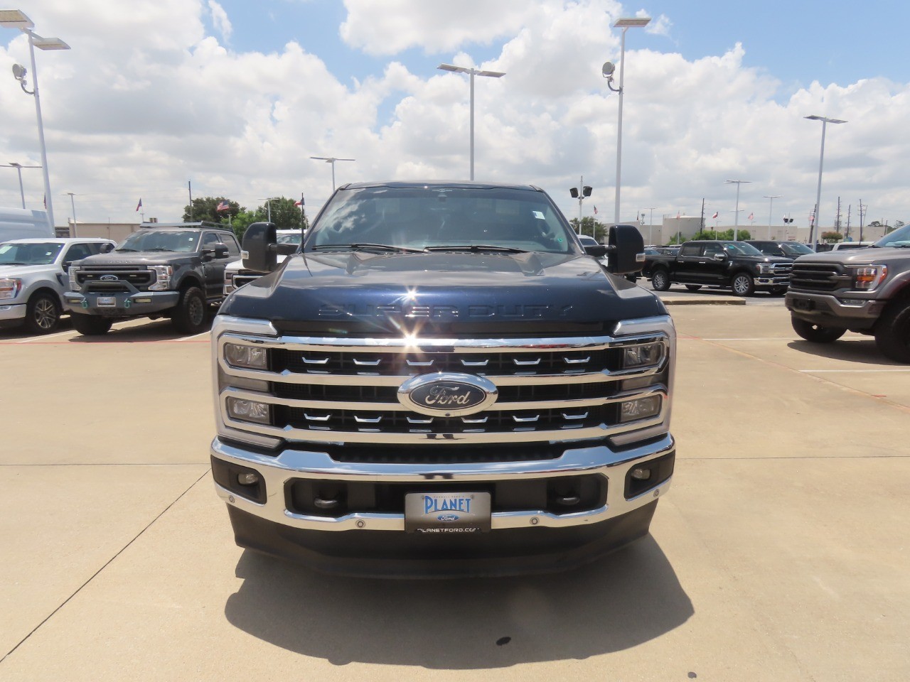 2023 Ford Super Duty F-250 SRW LARIAT - 4